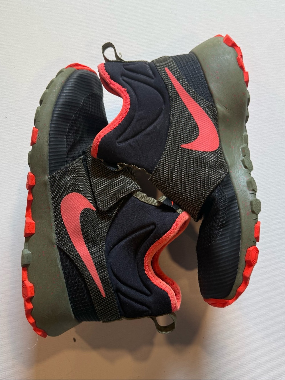 Nike Kids Black and Olive Green Sneakers with Red Accents - Picture 2 of 7